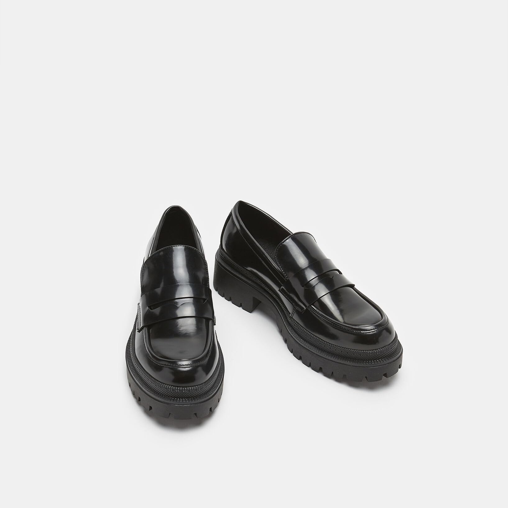 BATA Mocassini Donna con Suola Track Eleganti e Resistenti | Suola dentellata con tacco 4 cm, tomaia lucida, colore neutro, senza allacciature, design versatile
