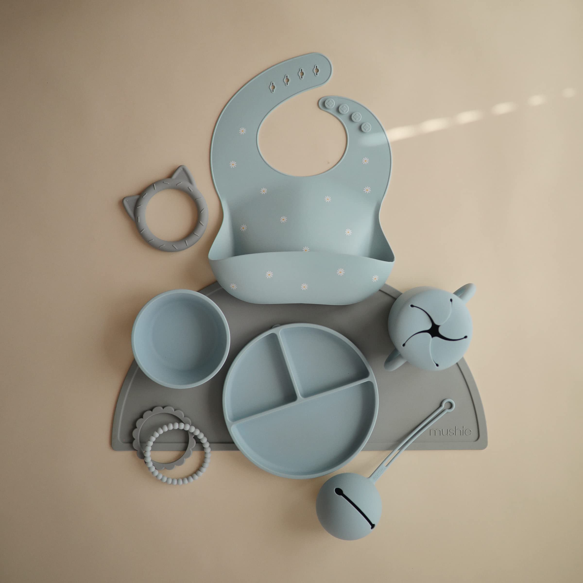 mushie Silicone Baby Bib | Adjustable Waterproof Bibs | Easy Wipe Bibs | 4 Adjustable Sizes with Deep Front Pockets | 100% BPA & Phthalate Free - 2