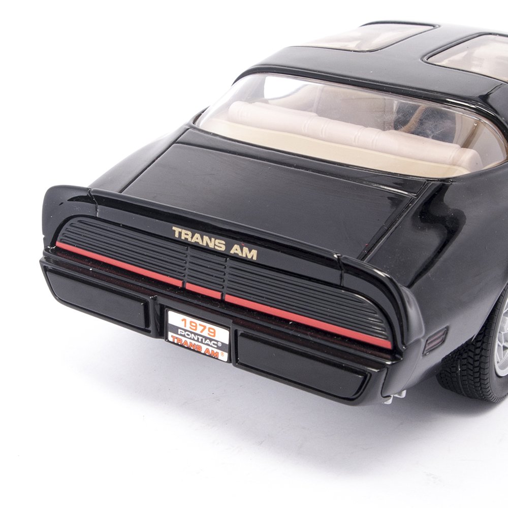 Road Signature 1979 Pontiac Firebird Trans Am - 1:18 Scale Die