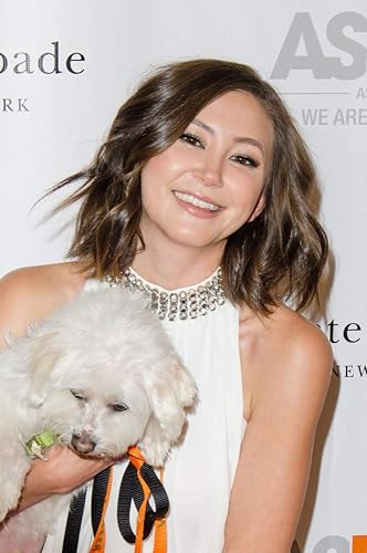 Póster Posterazzi Kimiko Glenn at Arrivals ASPCA Young Friends Benefit Iac Building New York Ny 15 de octubre de 2015. Foto de Eric ReichbaumEverett