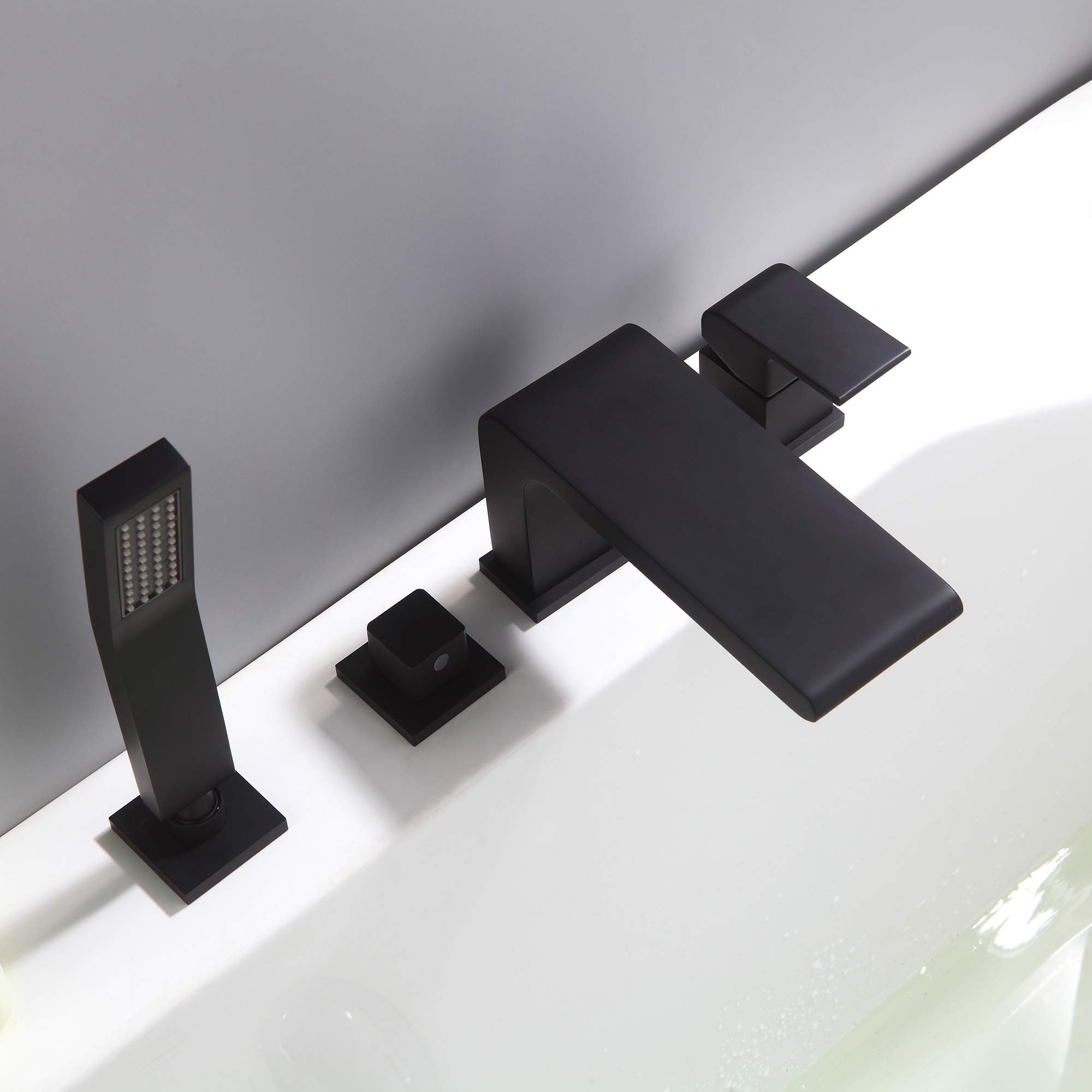 Bernstein Wannenrandarmatur 6080B – 4-Loch-Badewannenarmatur Schwarz, Wasserfall-Design, Einhebelmischer, massive Messing-Ausführung, Fliesenrandmontage, Handbrause mit Anti-Kalk-Noppen, 1,5m Schlauch