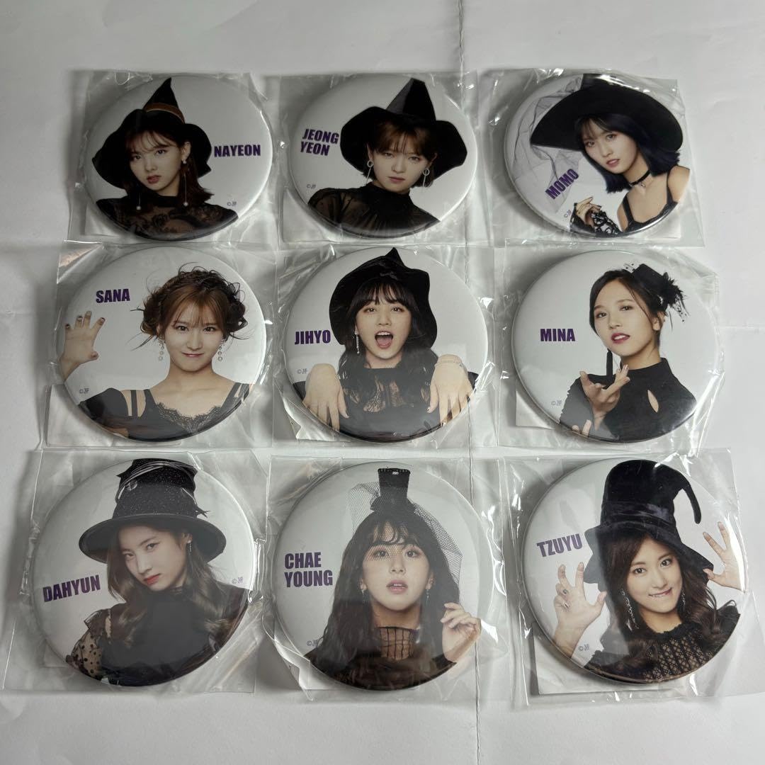 TWICE 缶バッジ 61WGpMjuR+L._UF350,350_QL50_.jpg