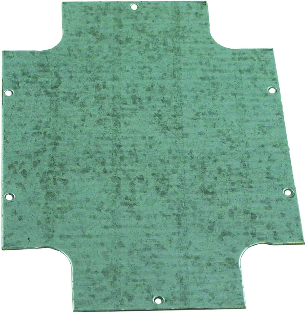 Racks d'armoire 48,3 cm ordonnés grâce à la plaque PBM2621 en salle serveur