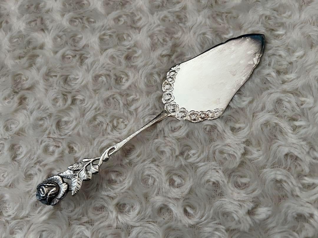 ANTIKO社　カトラリーセット　ヒルデスハイムローズ　ケーキサーバー〈７本〉 ANTIKO社 カトラリーセット ヒルデスハイムローズ ケーキサーバー 7本