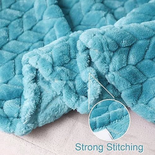 Image of Amazon Brand - Umi Premium Plush AC Blanket - Lightweight Luxurious Soft Leaf Flannel Blanket, Super Soft Cozy and Comfy for Couch - (Double - 228 x 228 CM, Aqua)| TC - 200