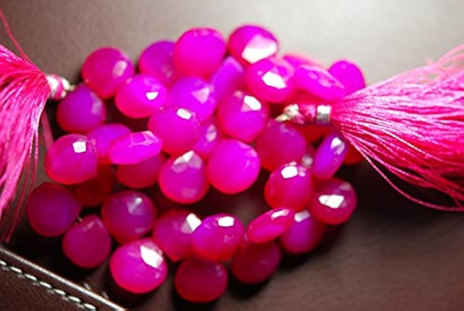 Chalcedony Hot Pink coeurs facettés 11mm pour création bijoux
