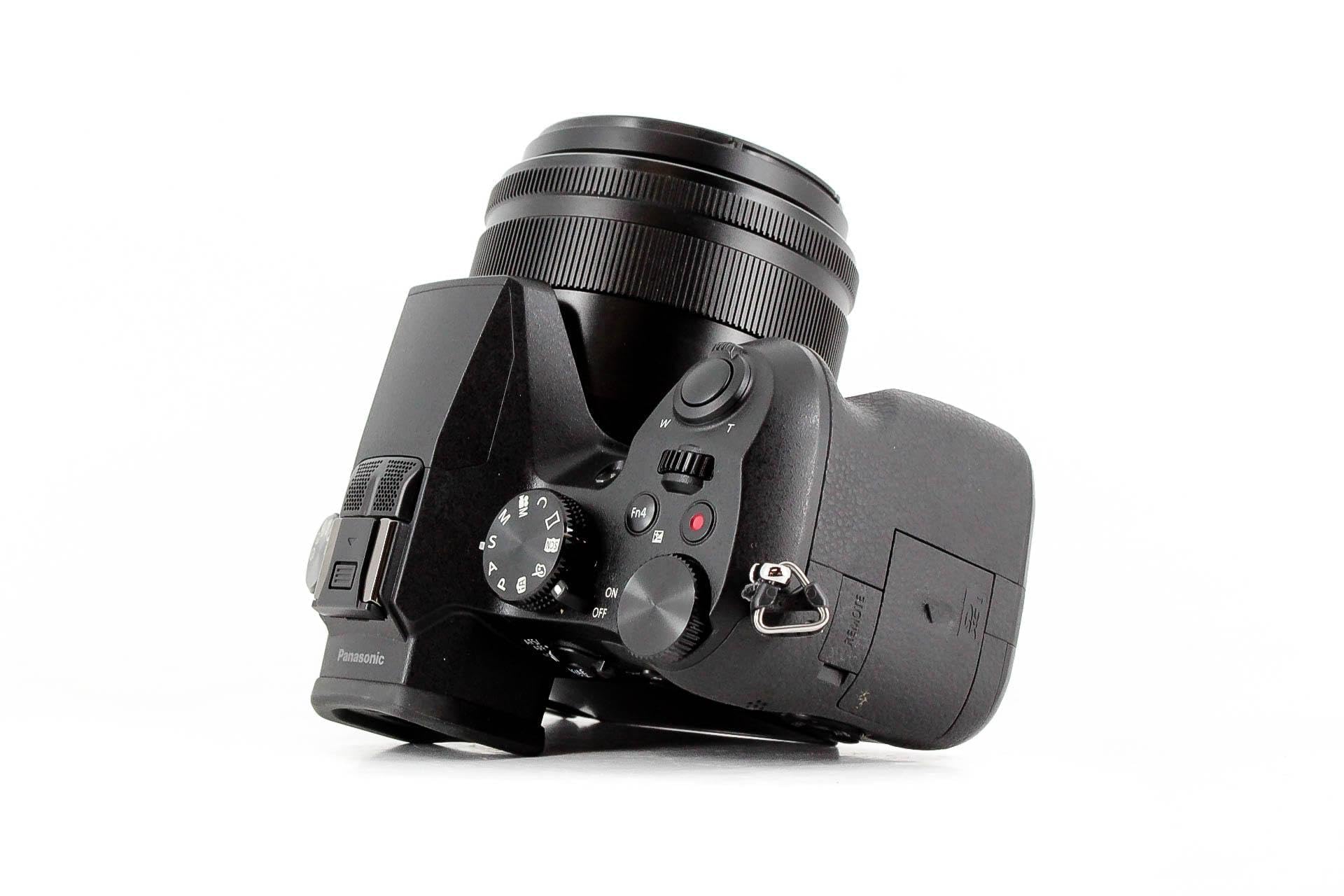 Panasonic Lumix DMC-FZ2000EG Fotocamera Digitale Bridge, 20.1 MP, Display 7.5cm, Obiettivo Leica, 4K, Nero