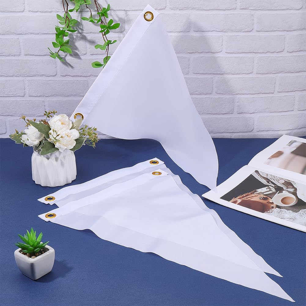 FINGERINSPIRE 3PCS Drapeaux de Pennon Triangulaires pour Bateau Polyester 335x525mm Drapeaux de Pennon pour Bateau Drapeau Marin Triangulaire Polyester avec Œillets Dorés Décoration Nautique Blanche