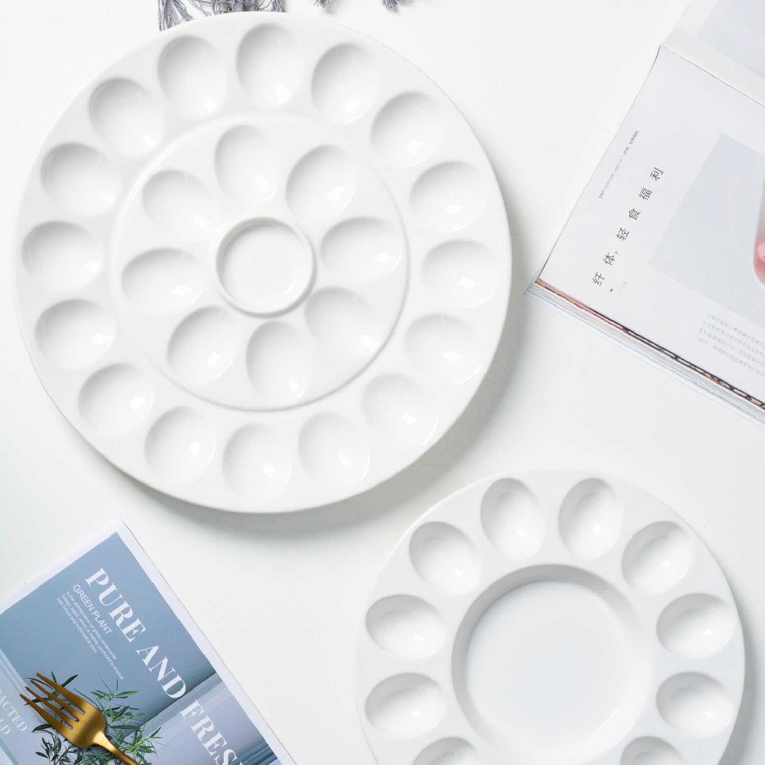 Ceramiczny talerz na jajka, 25 przegródek, biała porcelanowa taca na jajka, kuchenka mikrofalowa, zamrażarka, nadaje się do mycia w zmywarce, wysokiej jakości naczynia do serwowania na