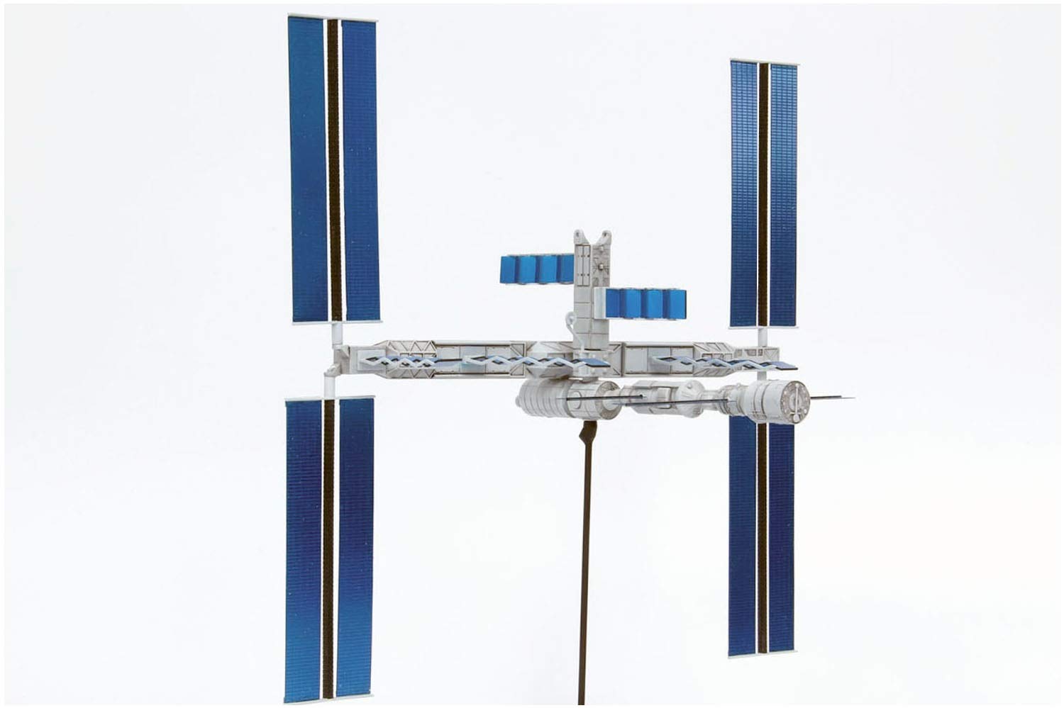 Amazon | ドラゴン 1/400 ISS 国際宇宙ステーション 2007年仕様