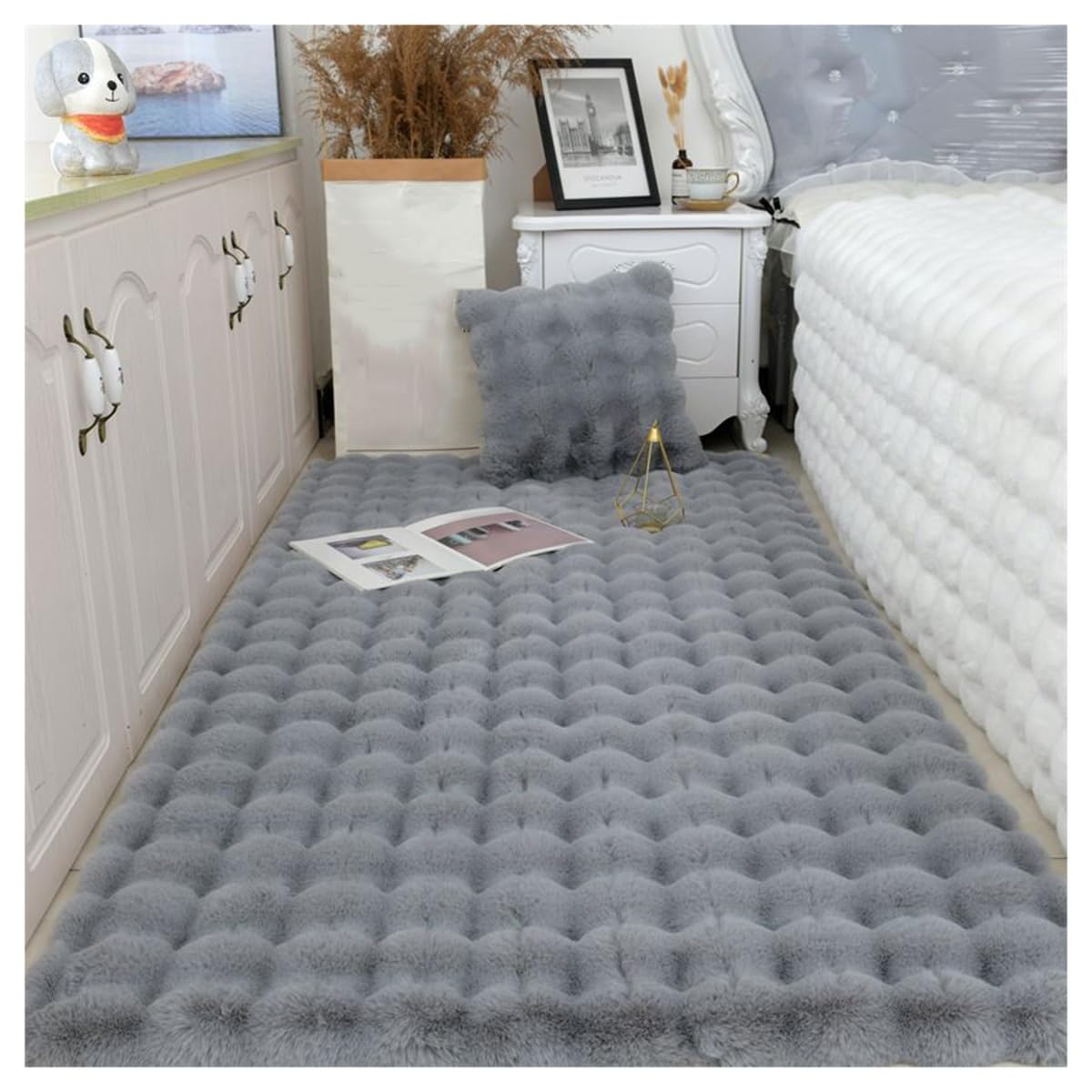 Tapis salon fausse fourrure moelleux pour ambiance cosy de chambre