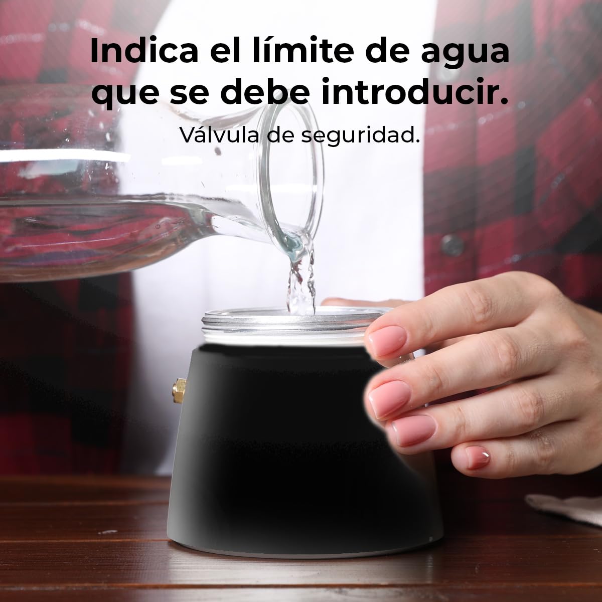 Cecotec Moka Piccolina 400 Red. 200 ml, włoska stal nierdzewna, nadaje się do wszystkich powierzchni, pojemność 4 filiżanki, ergonomiczny uchwyt, filtr ze stali nierdzewnej, zawór bezpieczeństwa
