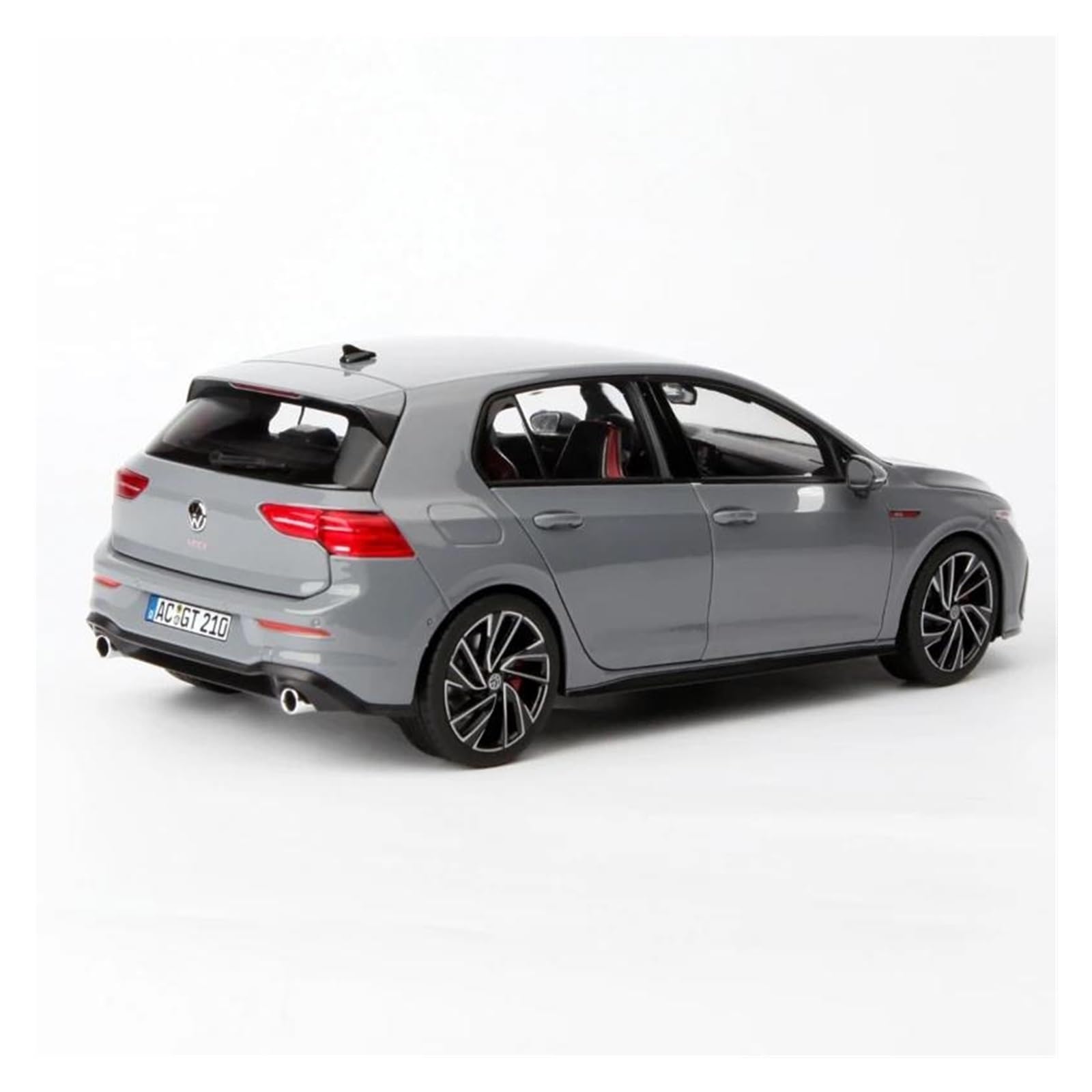 Amazon | ミニカー 1 18 フォルクスワーゲンゴルフ GTI 2021 高