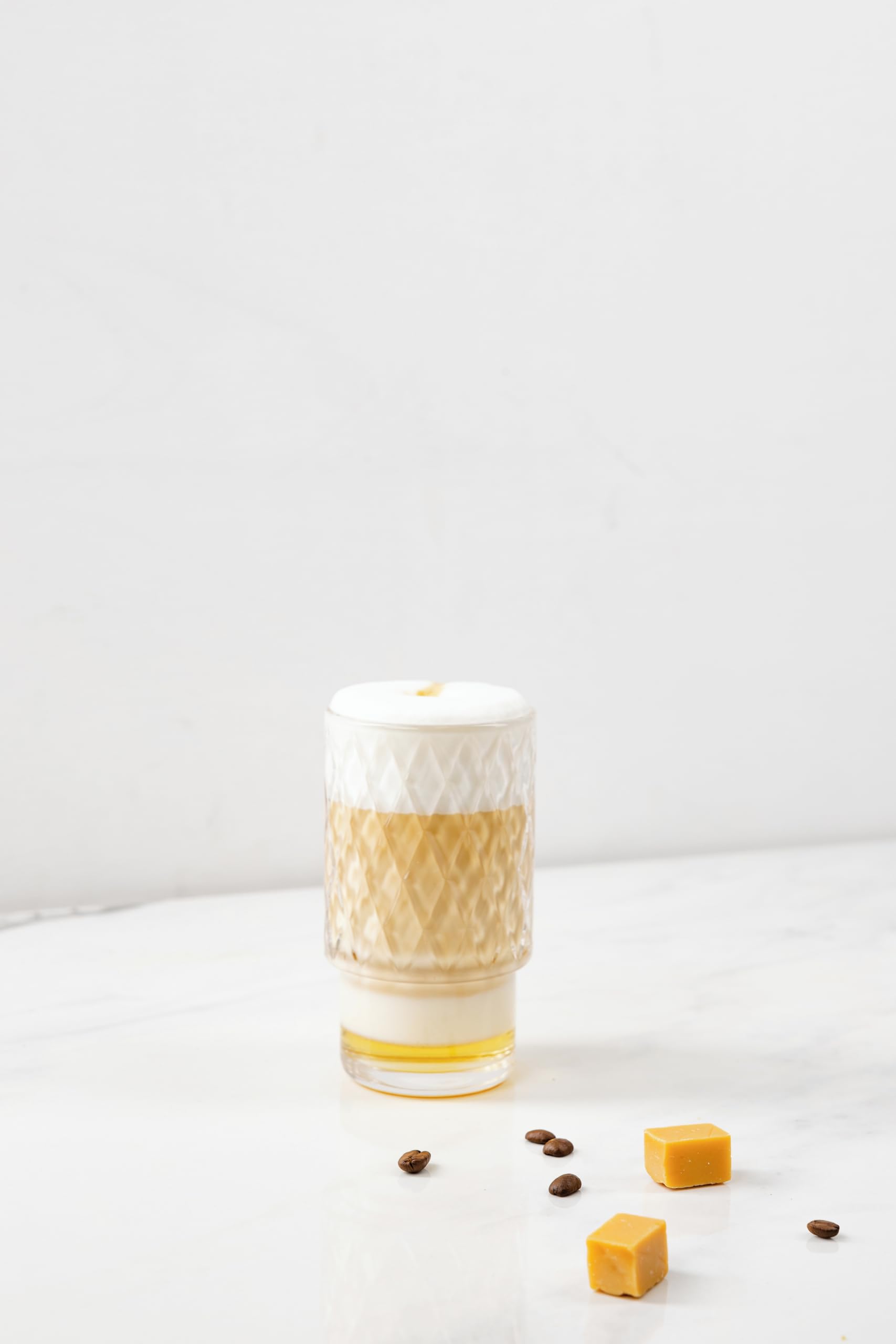 MONIN - Assortiment MONIN Sans Sucre Saveurs Vanille, Caramel, Noisette - Pour Café, Chocolat Chaud, Capuccino ou Latte - Arômes Naturels - Bouteille en Verre - 3 x 70 cl