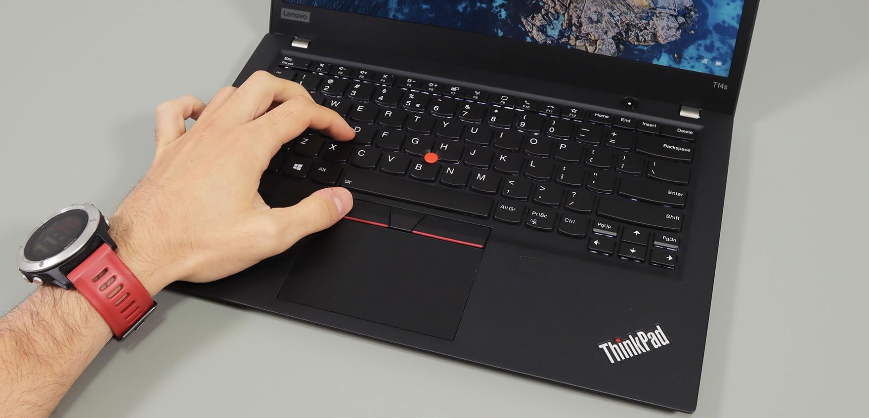 Lenovo ThinkPad T14s Gen 1 Ordinateur Portable, Intel Core i7-10610U, 14" FHD (1920 x 1080), 32 Go de RAM, SSD de 512 Go, Clavier QWERTY Japonais, HDMI, Webcam, Windows 11 Pro (Reconditionné)