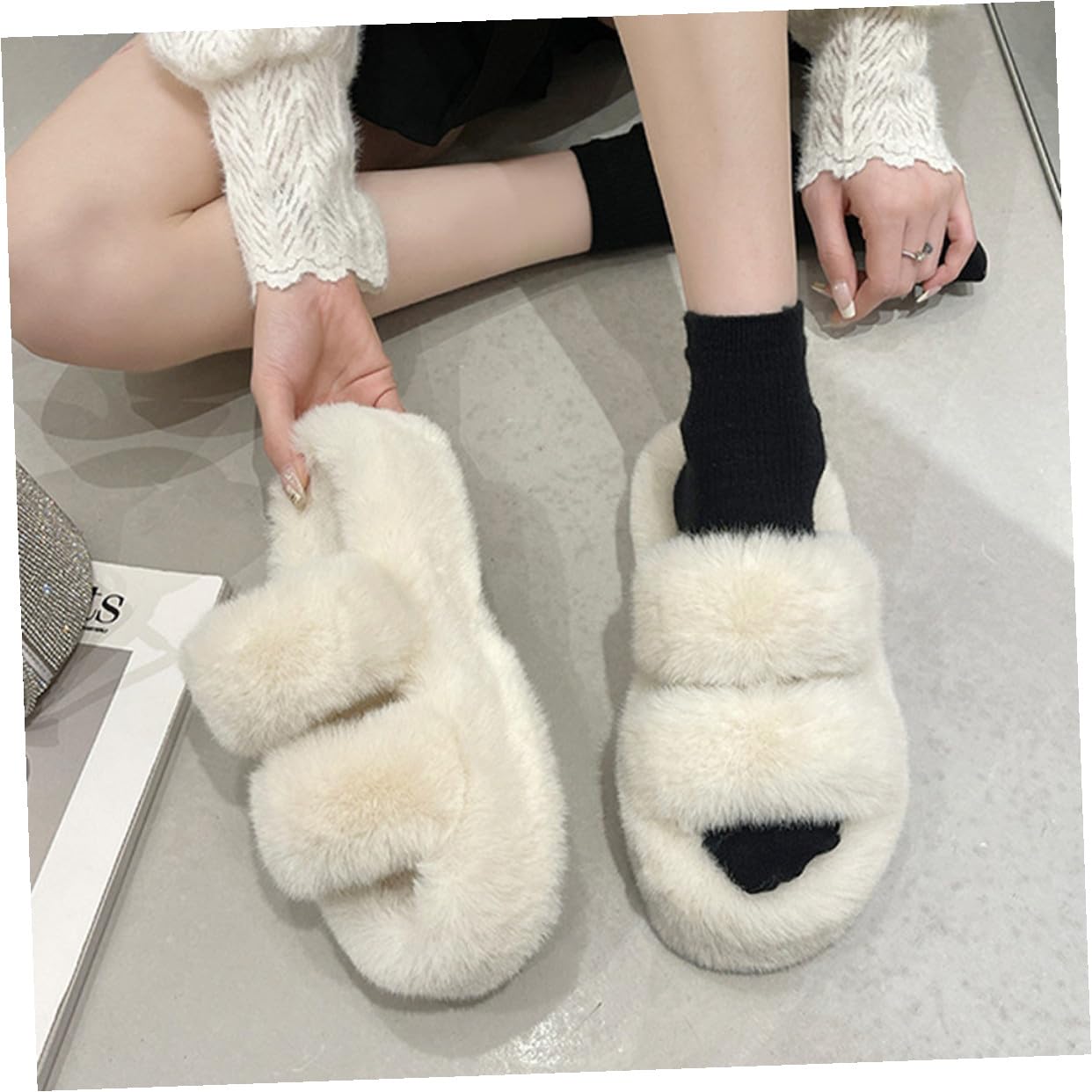 Pantofole da Donna Pelliccia Bianca, Confortevoli e Calde, Suola Antiscivolo in Gomma, per Uso Interno in Inverno e Autunno
