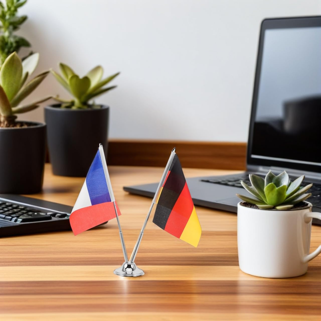 Healeved Tischflaggen Set Deutschland & Frankreich Mit Edelstahl FlaggenstäNder Kleine Tischflagge FüR BüRo Konferenzen Und Besprechungen Schreibtischdekoration