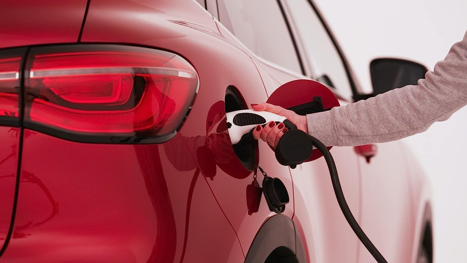 DRIVALIA Iscrizione noleggio in abbonamento CarCloud MG EHS Plug-in Hybrid Plus