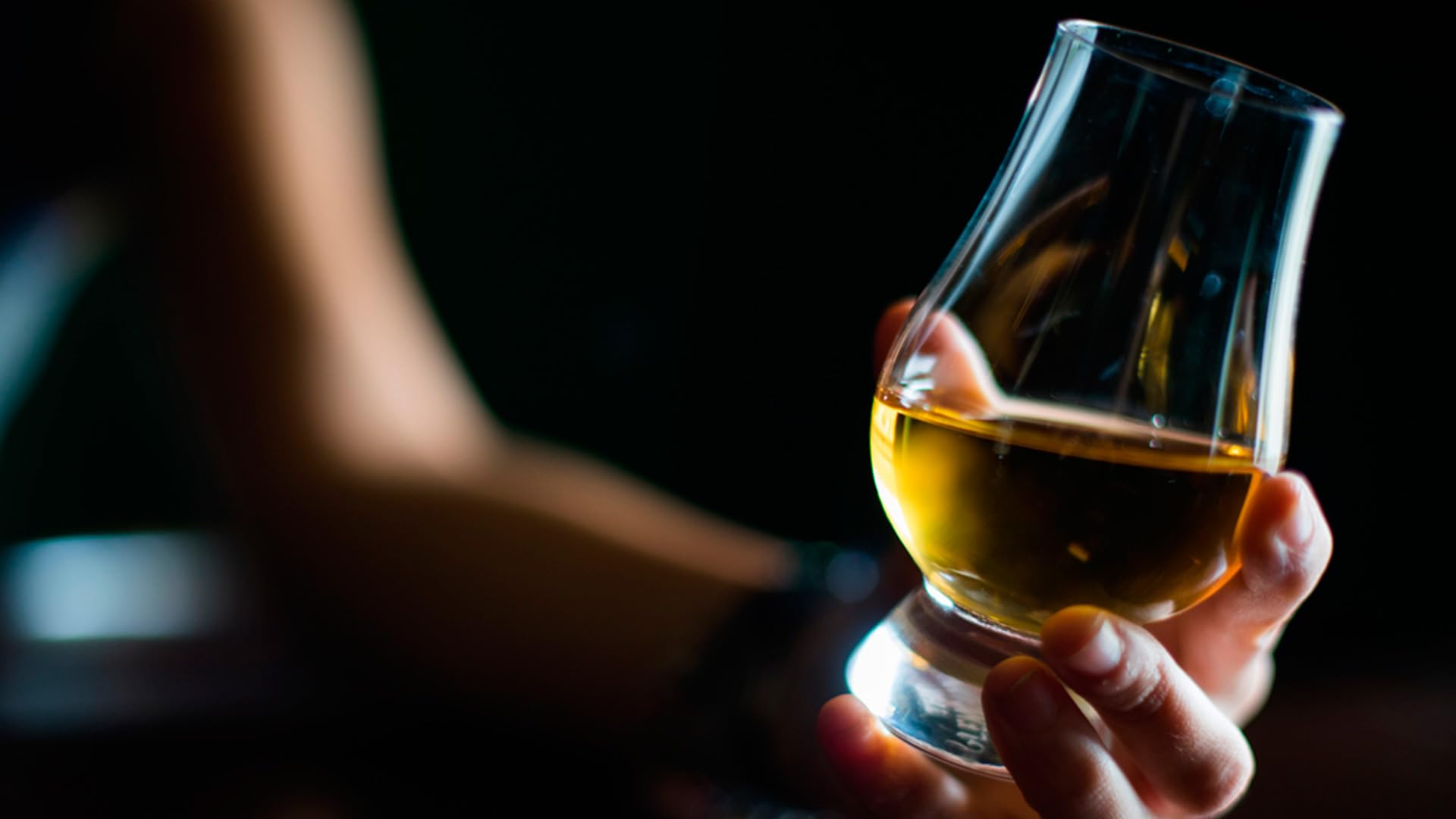 TOMATIN SINGLE MALT WHISKY "LEGACY" + COPA OFICIAL DE WHISKY GLENCAIRN