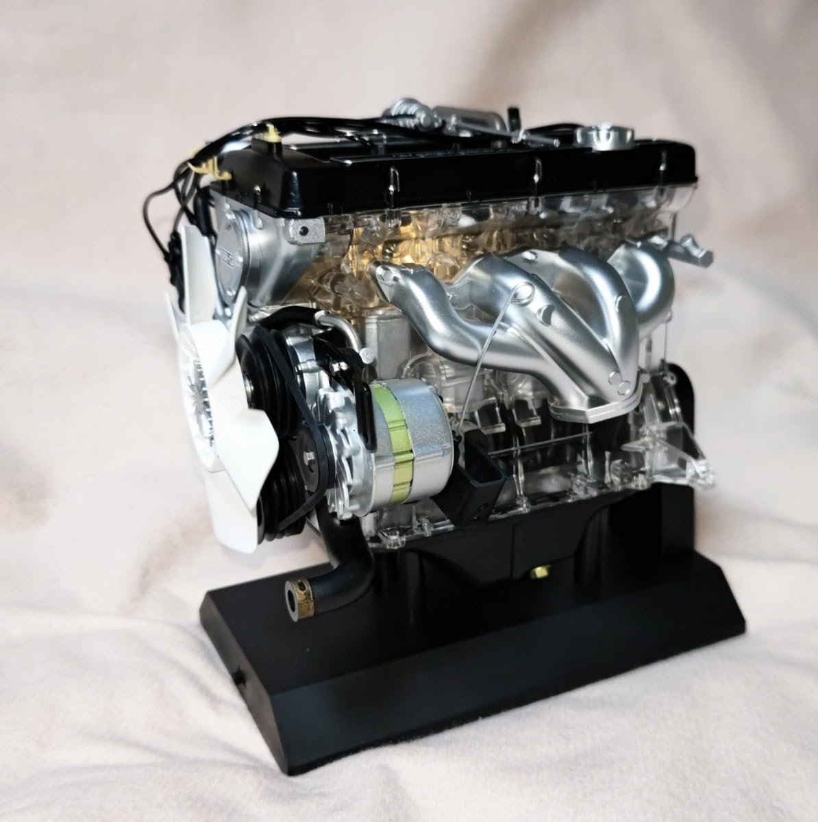 【アシェット】トヨタセリカLB2000GT 1/4スケール18R-G型エンジン アシェット】トヨタセリカLB2000GT 1/4スケール18R-G型エンジン