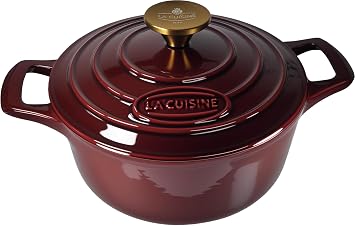 La Cuisine Cast Iron Pot 20 cm 2 L Roasting Dish / Cocotte Casserole Dish Casseroles Bread Baking Dark Interior Oven Safe Gold-Plated SS Lid Handle Cranberry