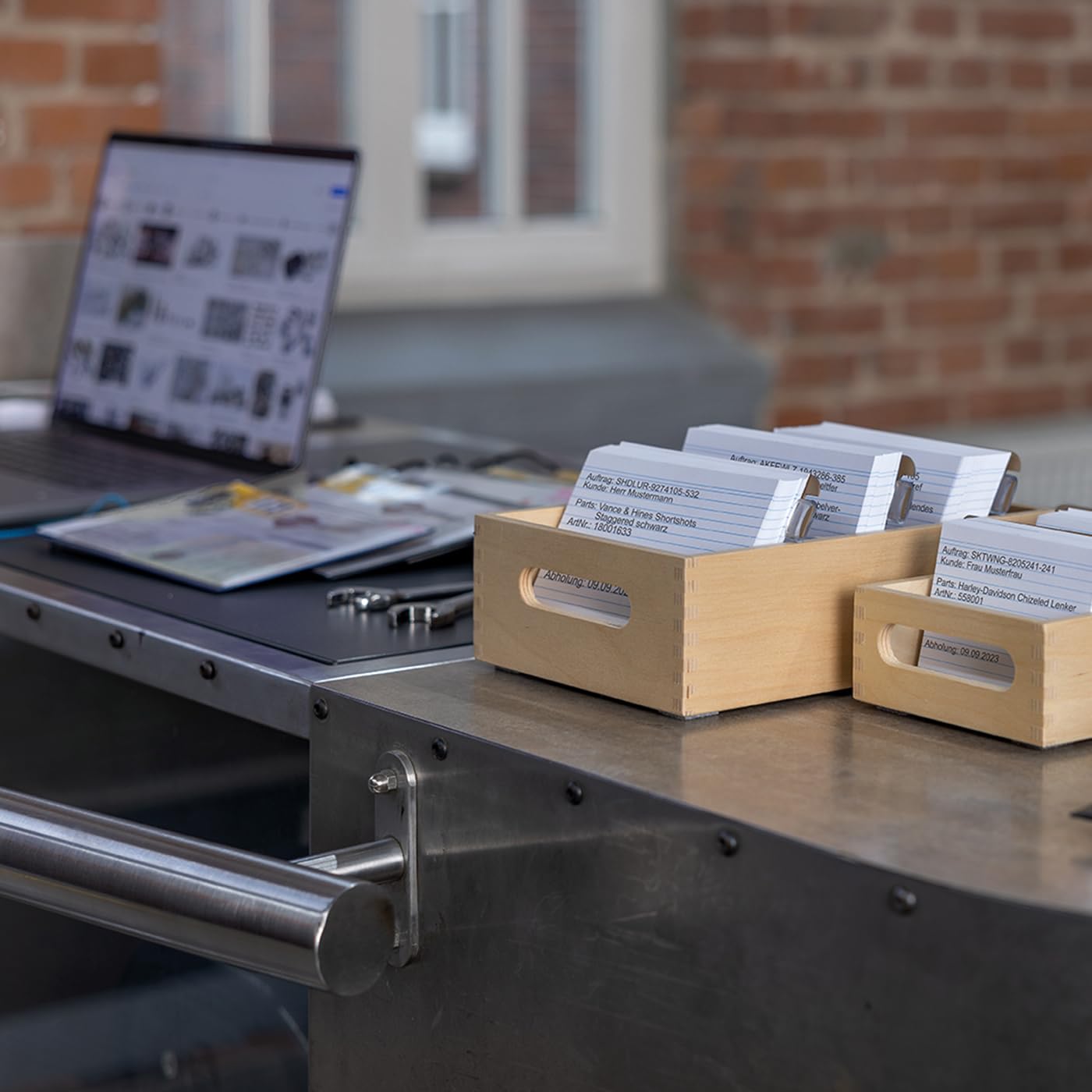 HAN Holz-Karteirog für 1500 DIN A5 quer Karteikarten inkl. 1 Metallblattstütze, mit Beschriftungsfeld und Metallboden, FSC zertifiziertes Holz, hochwertige premium Qualität, 1005-0, Naturholz
