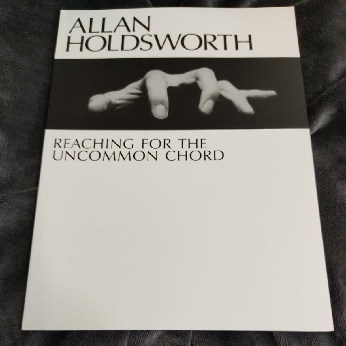 アランホールズワース ギター教本(TAB付) 輸入教本 防水梱包 かんたん決済