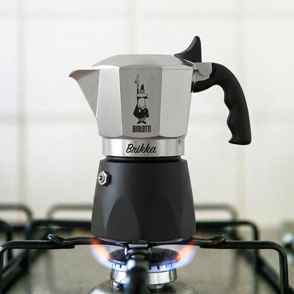 Bialetti New Brikka 2023, Moka-Kanne, die einzige Herdkaffeemaschine, die in der Lage ist, einen Cremereichen Espresso Zuzubereiten, 2 Tassen, Aluminium
