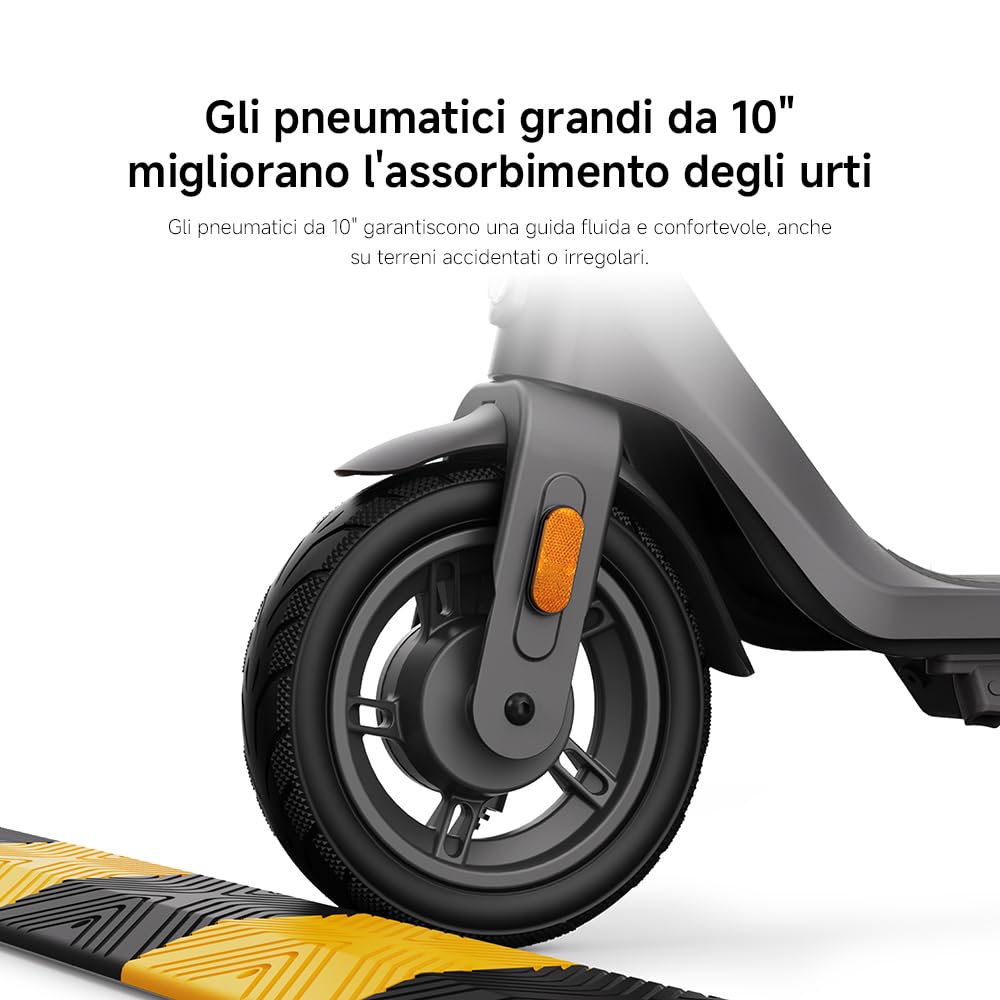 Xiaomi Electric Scooter 4 Lite (2a Gen), Design aerodinamico, Pneumatici 10", Autonomia 25km, Max 20km/h, Motore 300W*, Pendenza max 15%*, Doppio freno (Tamburo ant. + E-ABS post)
