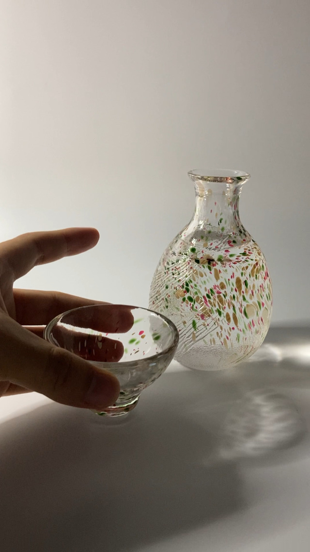 Amazon｜東洋佐々木ガラス ぐい吞 イエロー レッド 55ml 酒杯