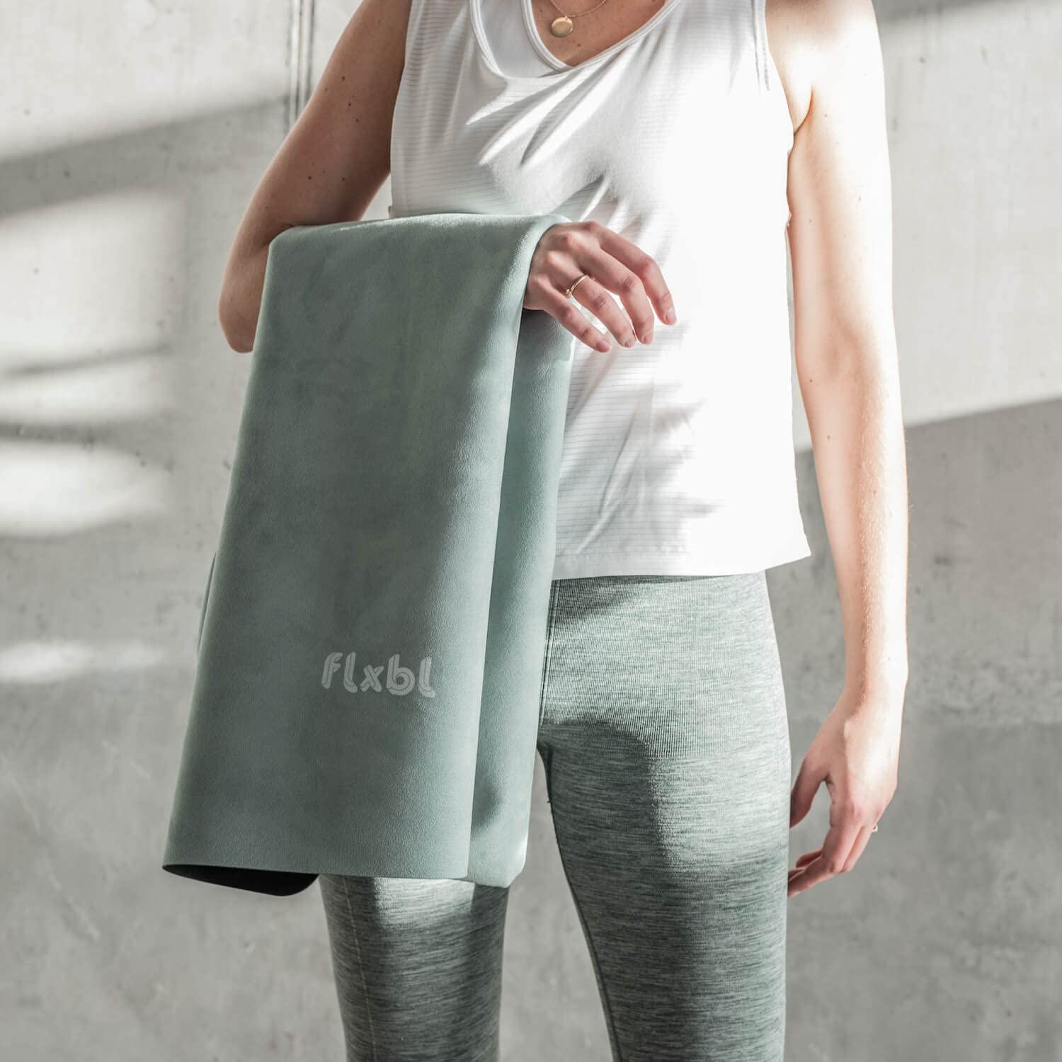 FLXBL Esterilla de Yoga de Viaje y Capa Superior - Ligera y Plegable