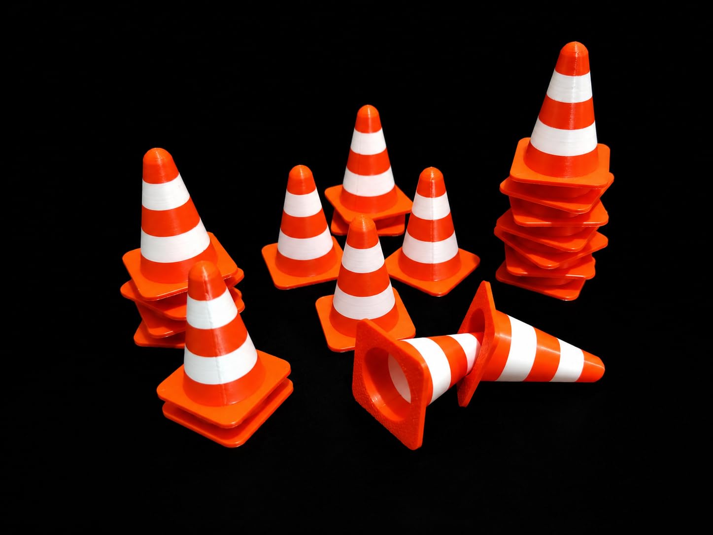 Mini Traffic Cones – 3D Printed Miniature Road Safety Cones (3cm x 2cm) for Diorama, RC Cars, Desk Decor & Toy Scenes (Pack of 25)-image-25