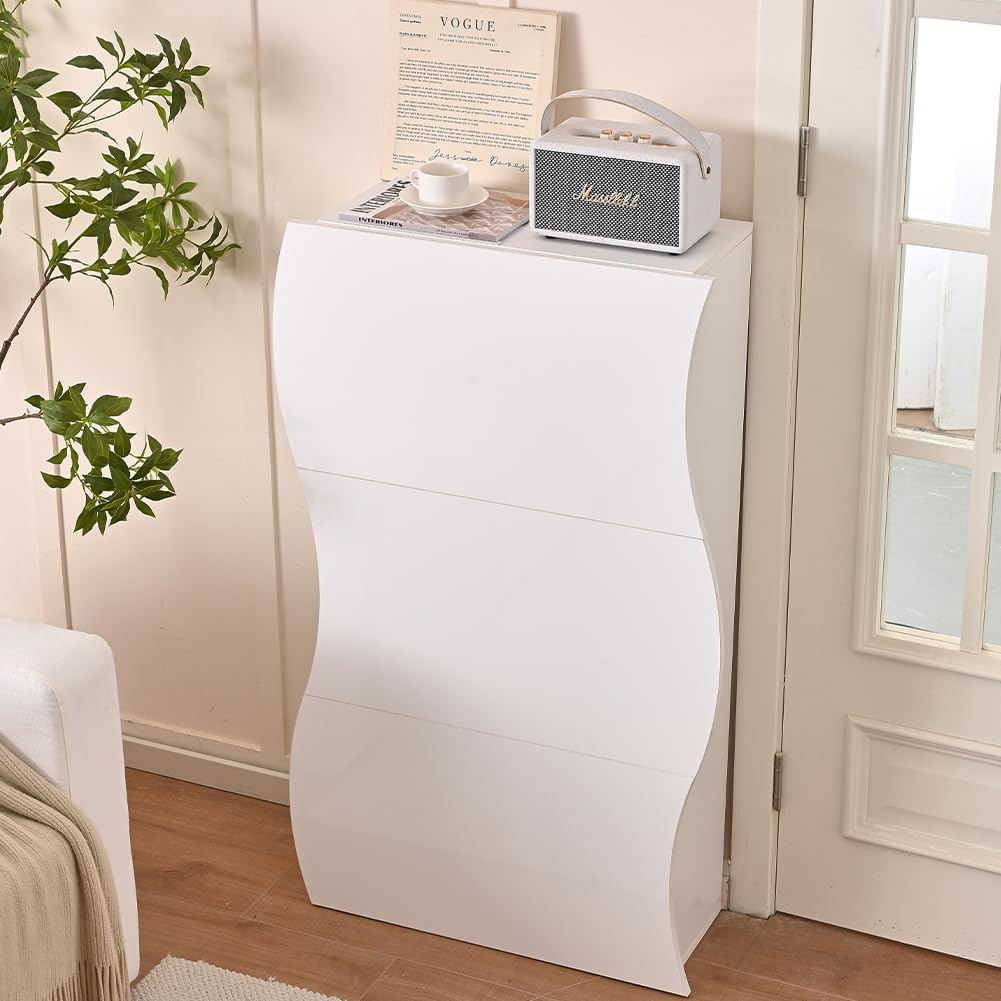 Shally Dogan Scarpiera Ondulata in Legno con Finitura Lucida Bianco, Porta Scarpe Salvaspazio con Ante a Ribalta Doppia Profondità, Portascarpe Slim per Ingresso, Cameretta, Soggiorno (3 Ante)