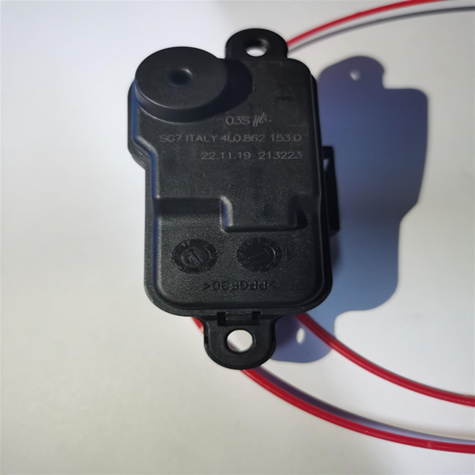 Aktualizator blokady korka paliwa do Audi A3, A3 Sportback, A6, C7, A6 Avant, A7, Q3, Q7 (numer części: 4L0862153D)