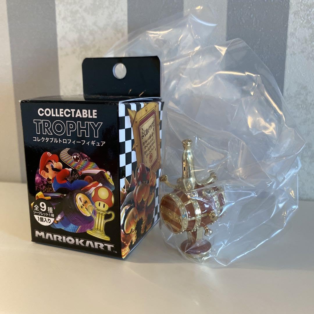 マリオカート　コレクタブルトロフィーフィギュア　4点セット Amazon.co.jp: マリオ コレクタブルトロフィー フィギュア