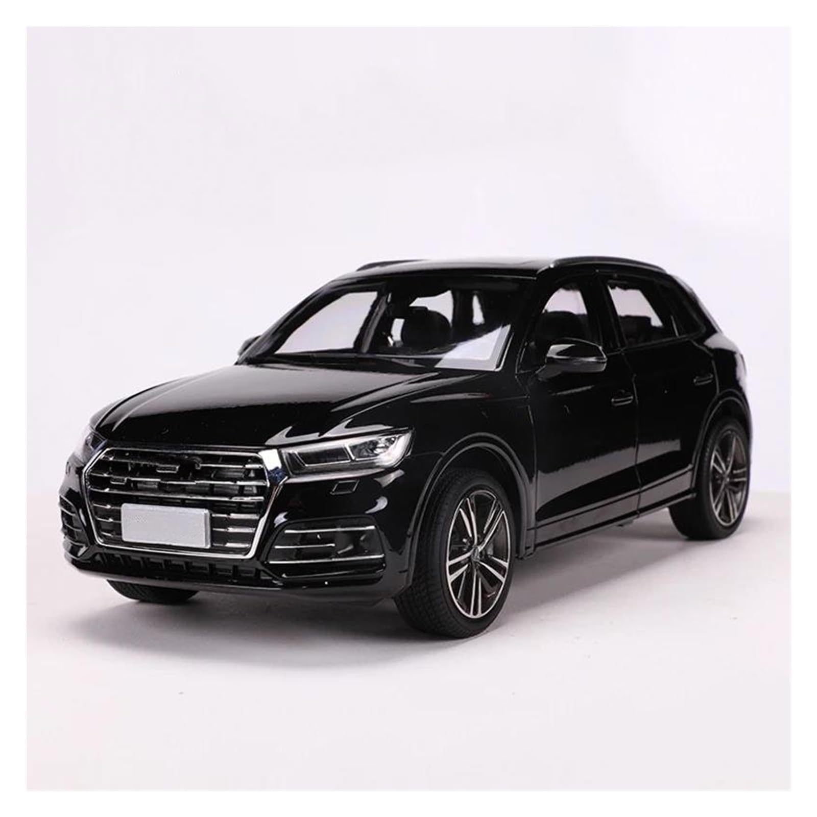 BANKOTO Diecast Car 1:18 For Audi Q5L 2018 Alloy Model Diecasts Metal Vehicles Collectible