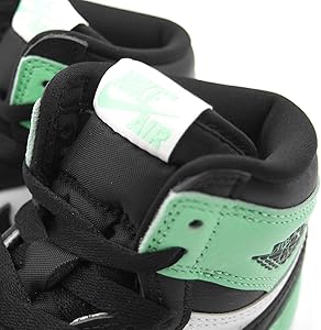 Amazon.co.jp: [ナイキ] AIR JORDAN 1 RETRO HIGH OG (GS) WHITE/BLACK