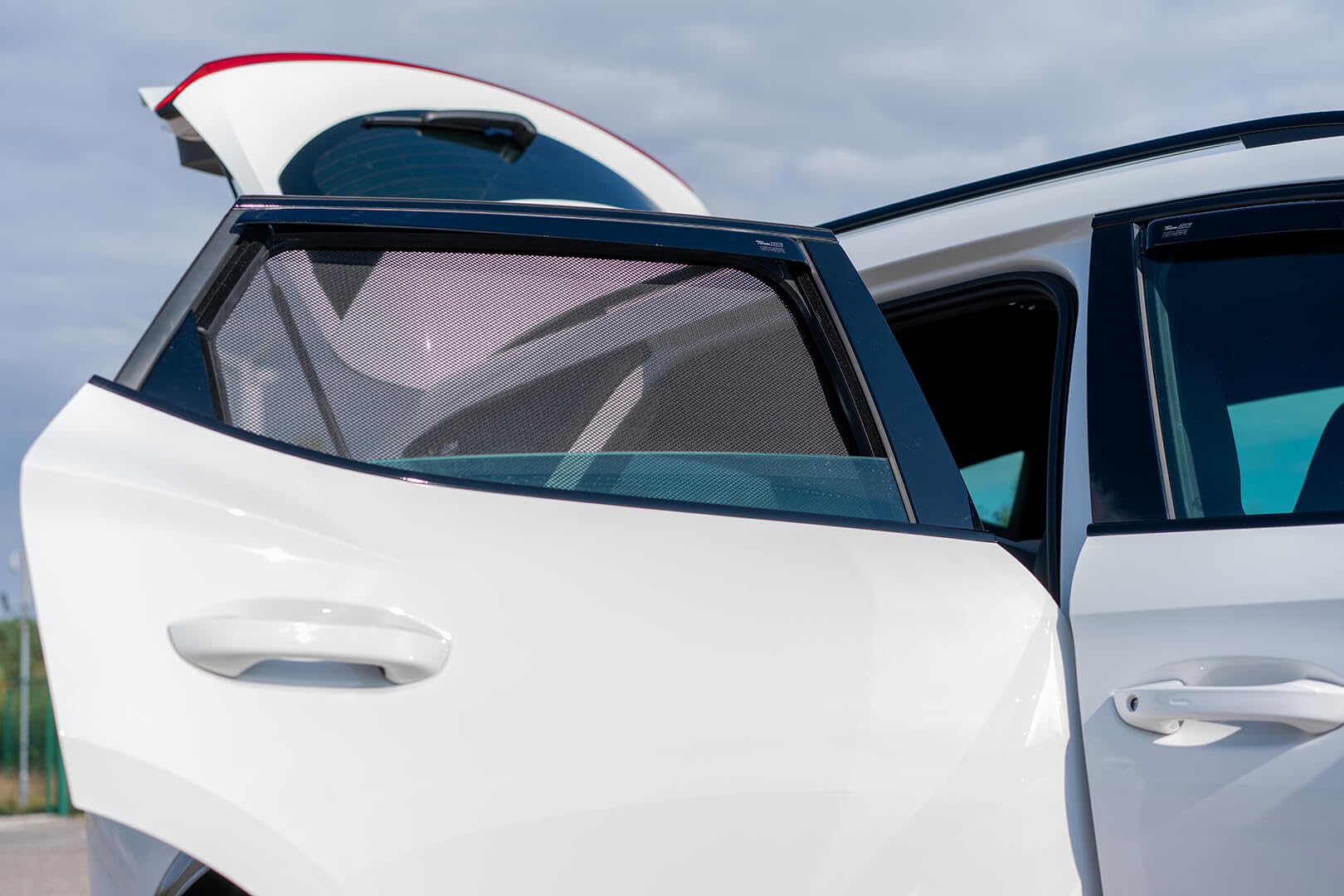 CAR SHADES zestaw kompatybilny z Cupra Formentor 2020- (6-częściowy), czarny