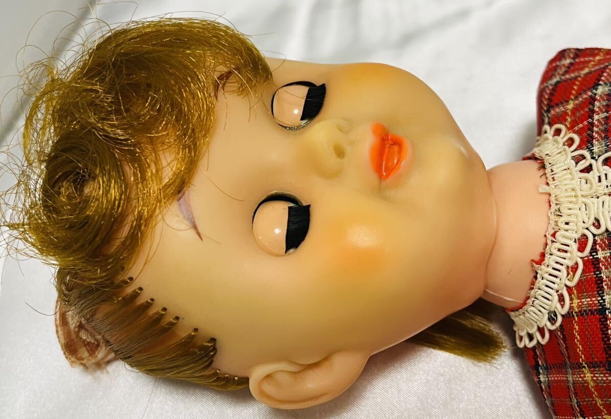 Amazon.co.jp: 当時物 レトロ まばたき エミちゃん 女の子人形