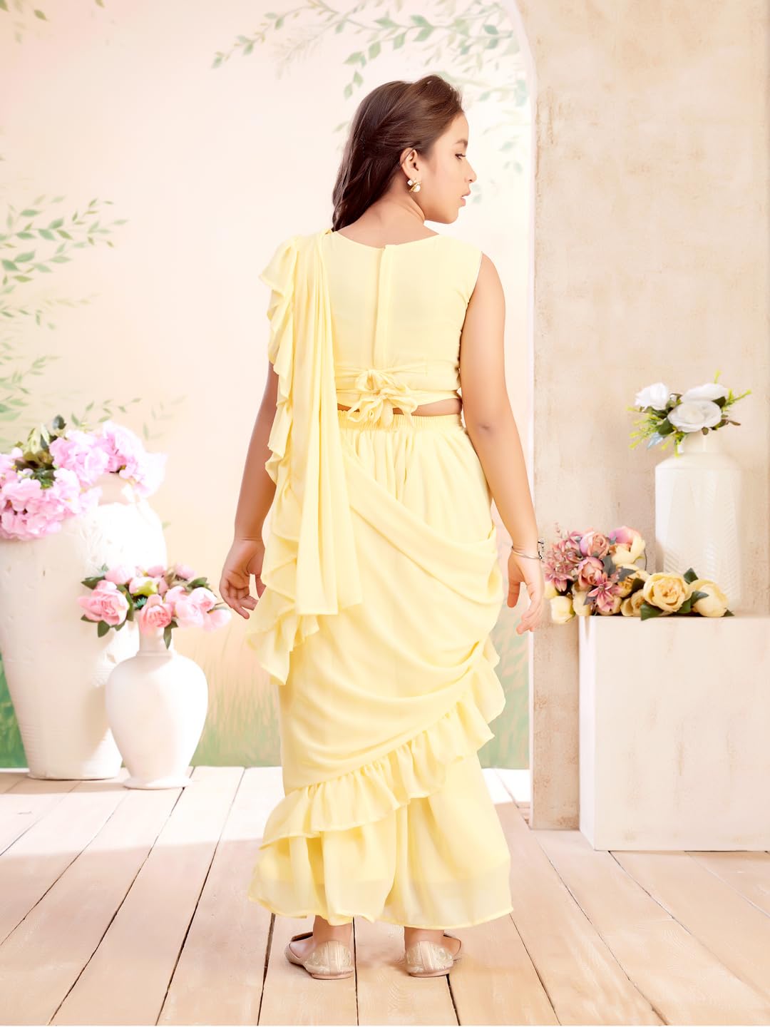 Aarika morska zieleń cekinowa haftowana żorżeta Lehenga Sari z przyszytą dupattą