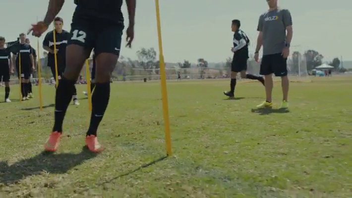 スキルズ サッカー ゴール用ウエイト プロトレーニングユーティリティーウエイト Amazon.com: SKLZ Pro Training Utility Weight for Agility Poles