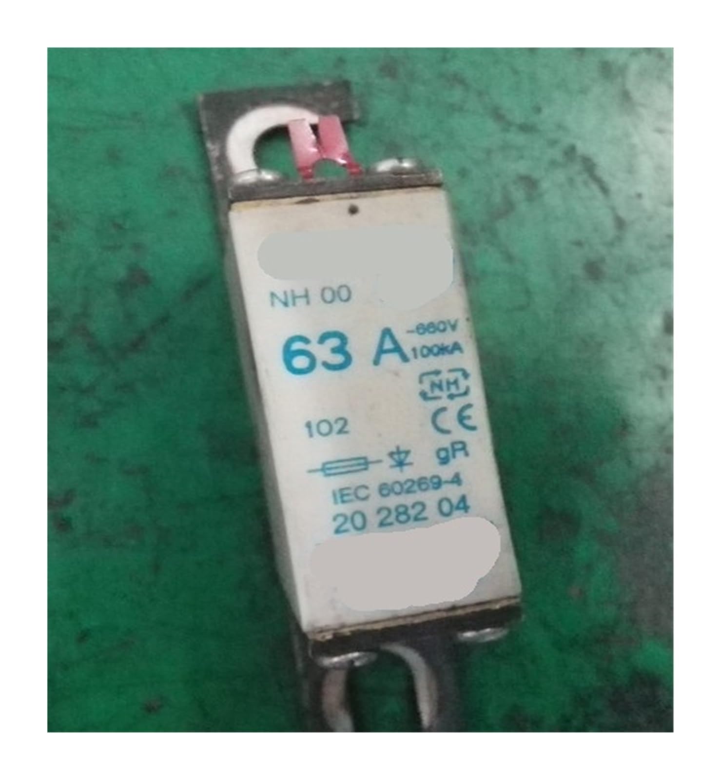 Fusibles NH000 16A à 40A pour éviter la surchauffe des moteurs 690V