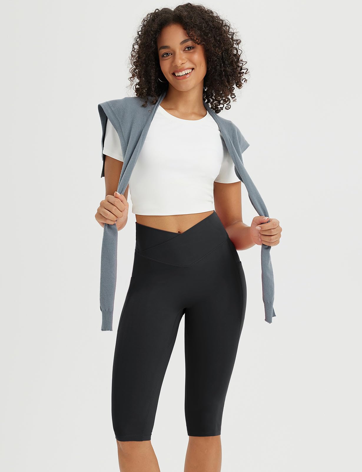 baleaf Damen Yoga Capri Leggings mit Taschen Sport Leggings High Waist Knielange Yogahose Kurze Radlerleggings Slim Fit Gym Casual Sommer