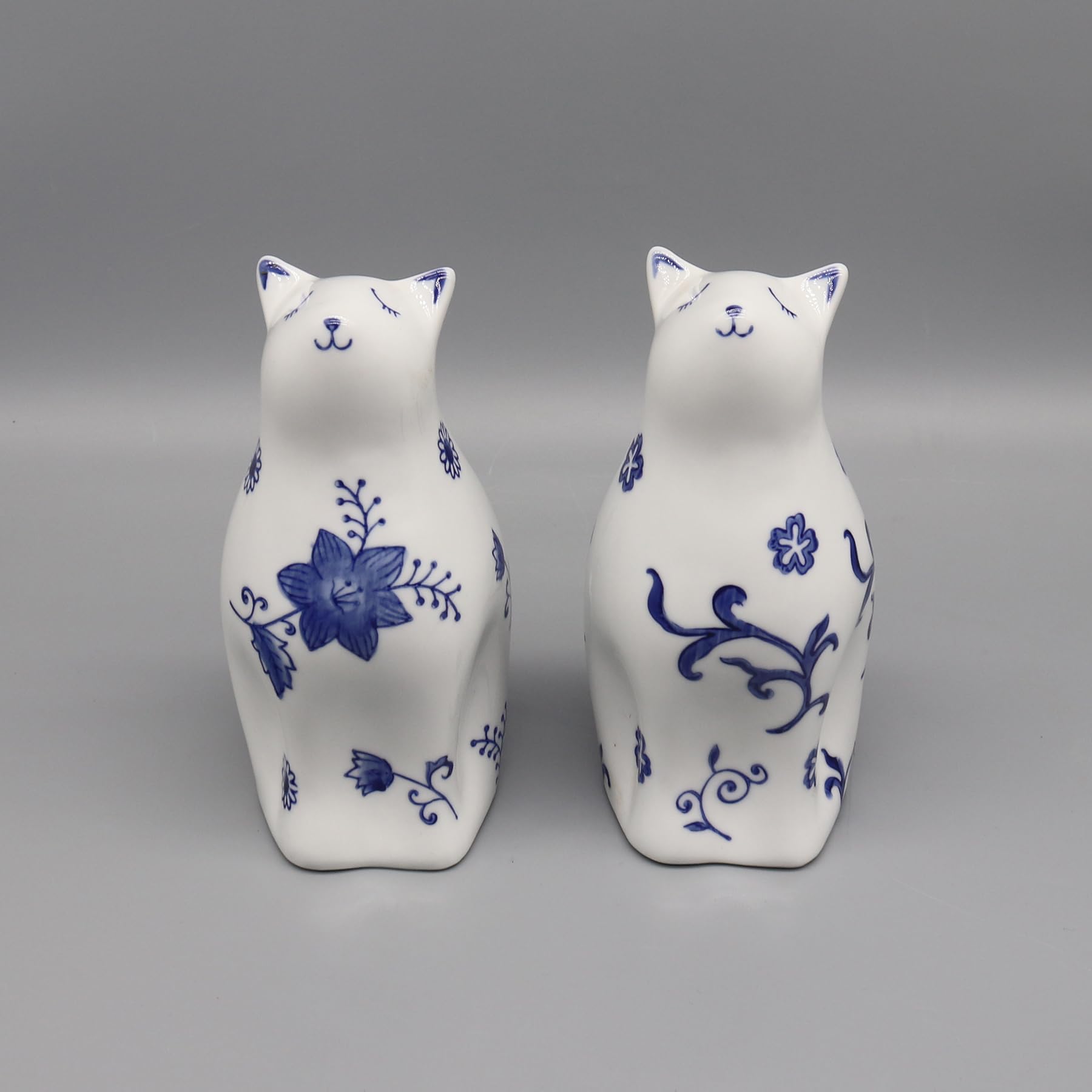 Eastern tide Figuras de gato de cerámica, patrón floral azul y blanco, juego de 2, 16 cm de altura, estilo de porcelana china