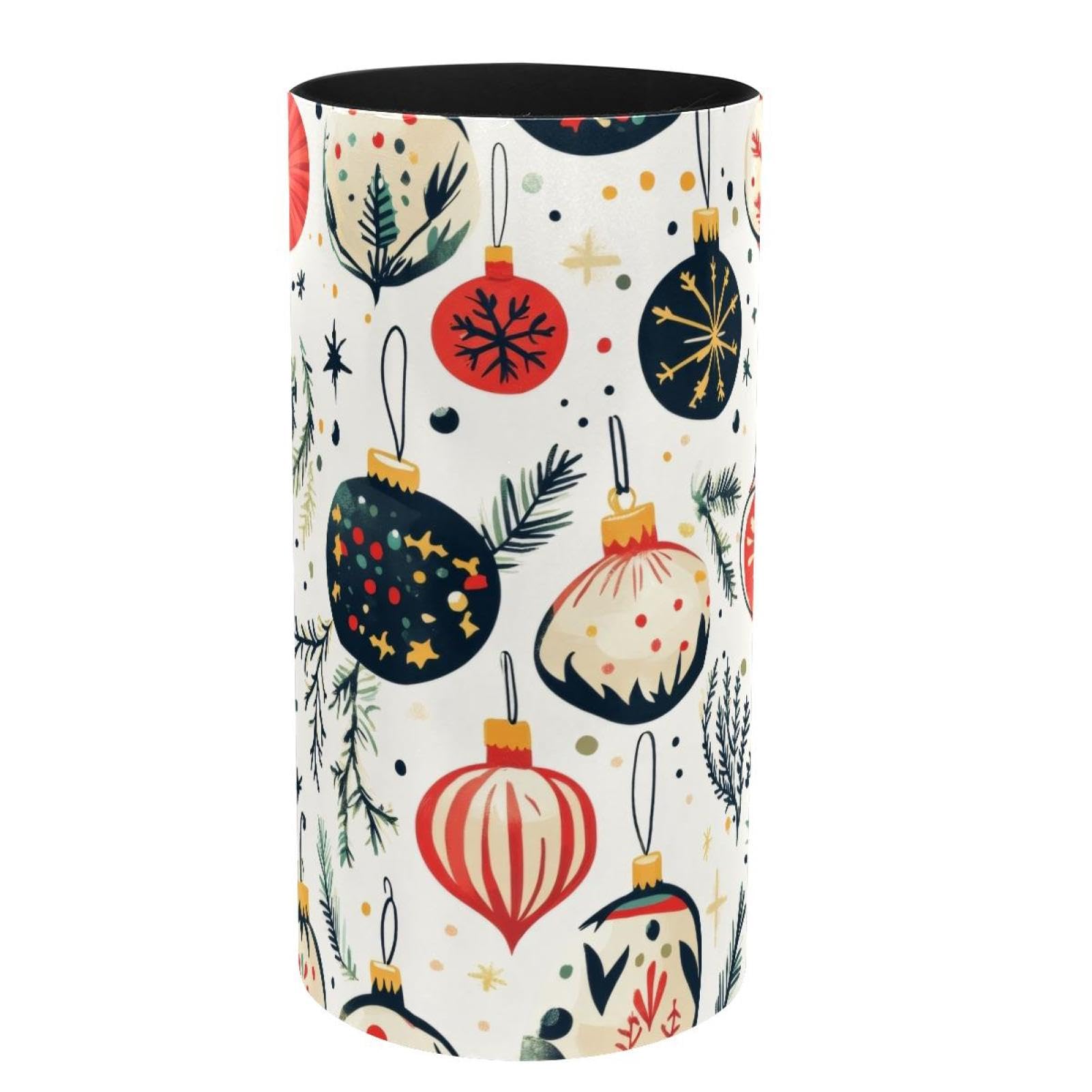 Fournitures de bureau et accessoires rangés dans ce pot musical métal