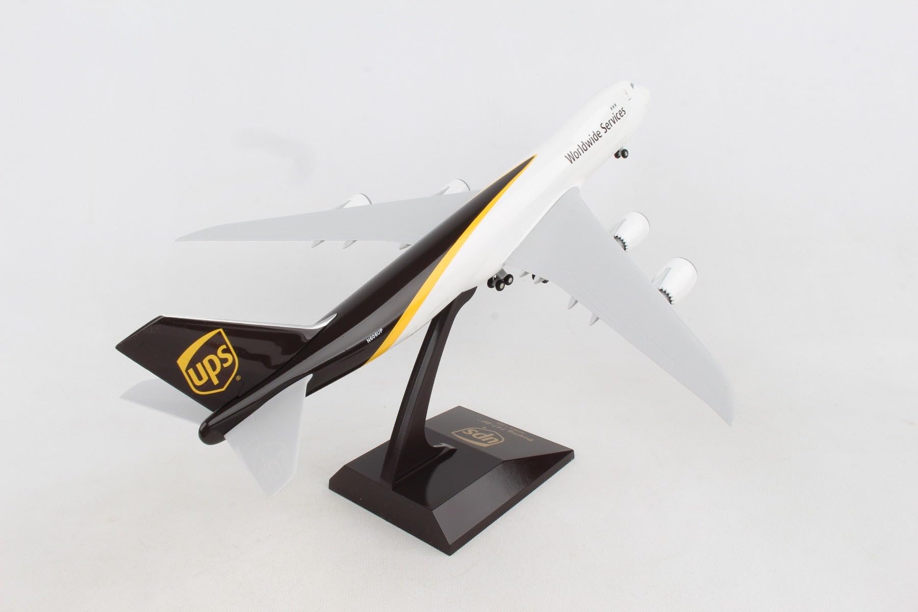 Amazon.com: Daron UPS SkyMarks 747-8F 1/200 w/Gear : Arts, Crafts