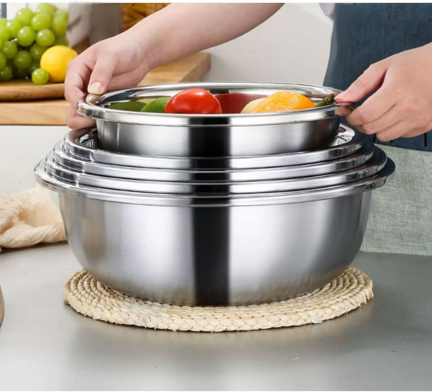 304 Stainless Steel Salad Bowls Mixing Bowls Pots and Pans 4 Piece Set Cooking Baking Nesting Bowls Soup Bowls Serving Trays Diameter 50-65Cm，