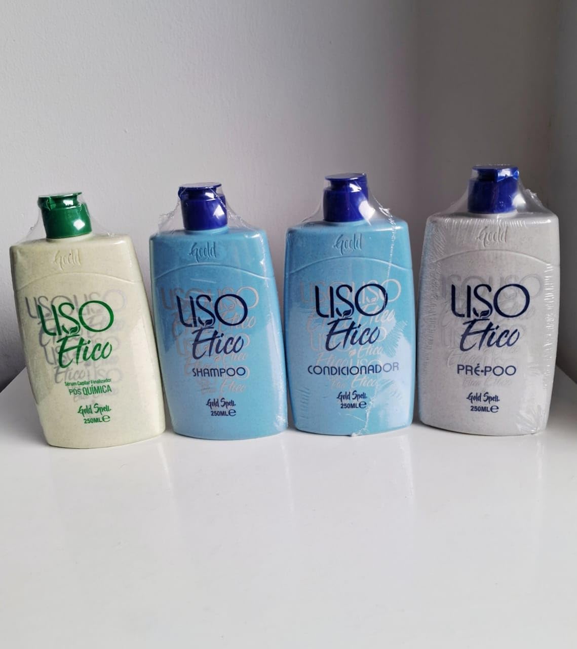 Kit Gold Spell/Ethical Hair Straightening Treatment + Shampoo + Conditioner + Pre-Poo/Smooth and Frizz-Free Hair/Brazilian Keratin/Four 250ml items/Gold Spell/Official Seller