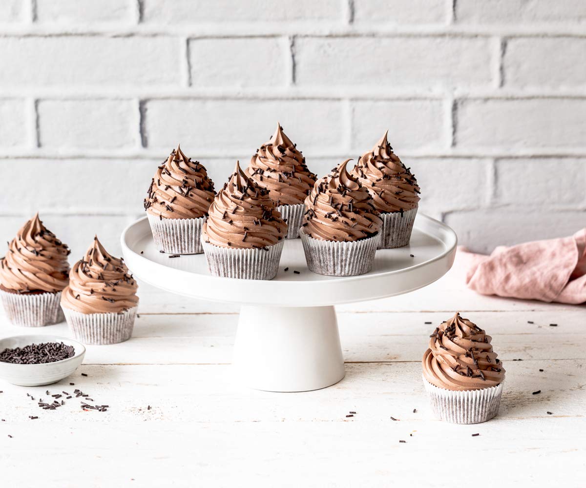 Plato para tartas con pie Puro mediano en blanco mate, diámetro de 27 cm, soporte para tartas, soporte de cerámica para bodas, cumpleaños, fiestas