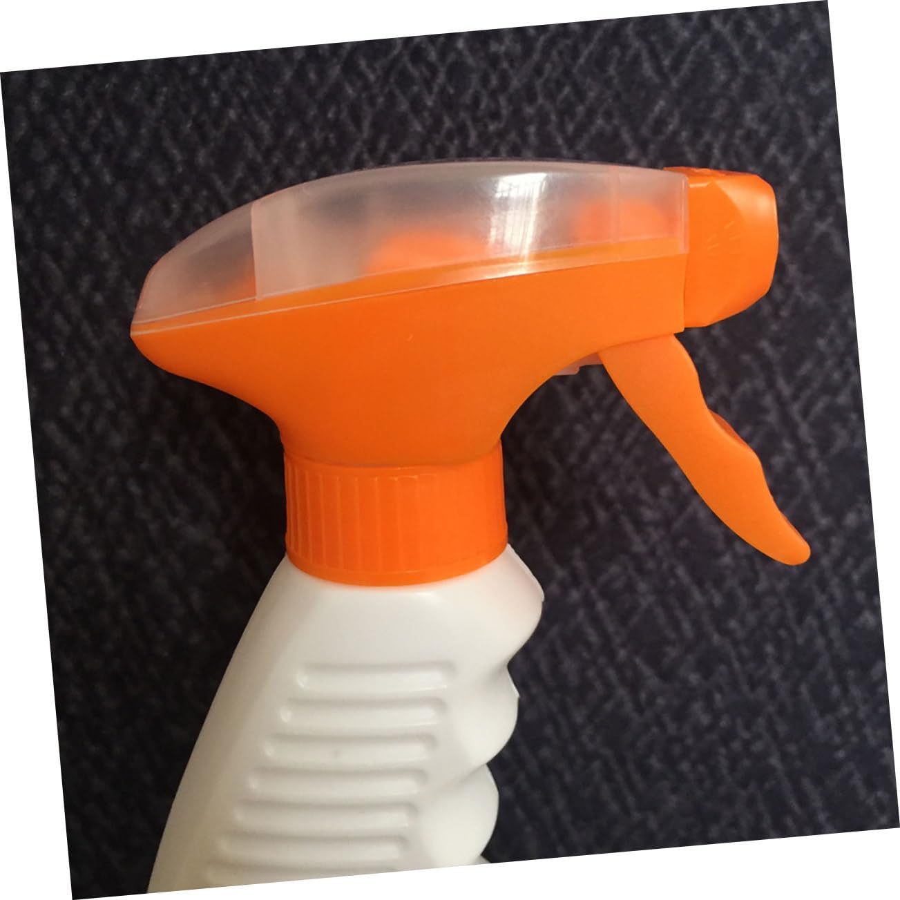Angoily 500ml Plastic Sprayer Bottle Set Empty Cleaning Aromatherapy Containers for Home Outdoor Use Easy Press Trigger Sprays Random Color